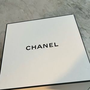 Chanel box